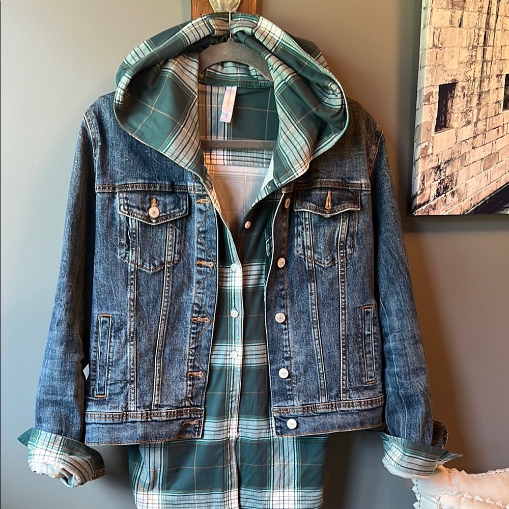 Teal Green Plaid Button-Up Shirt